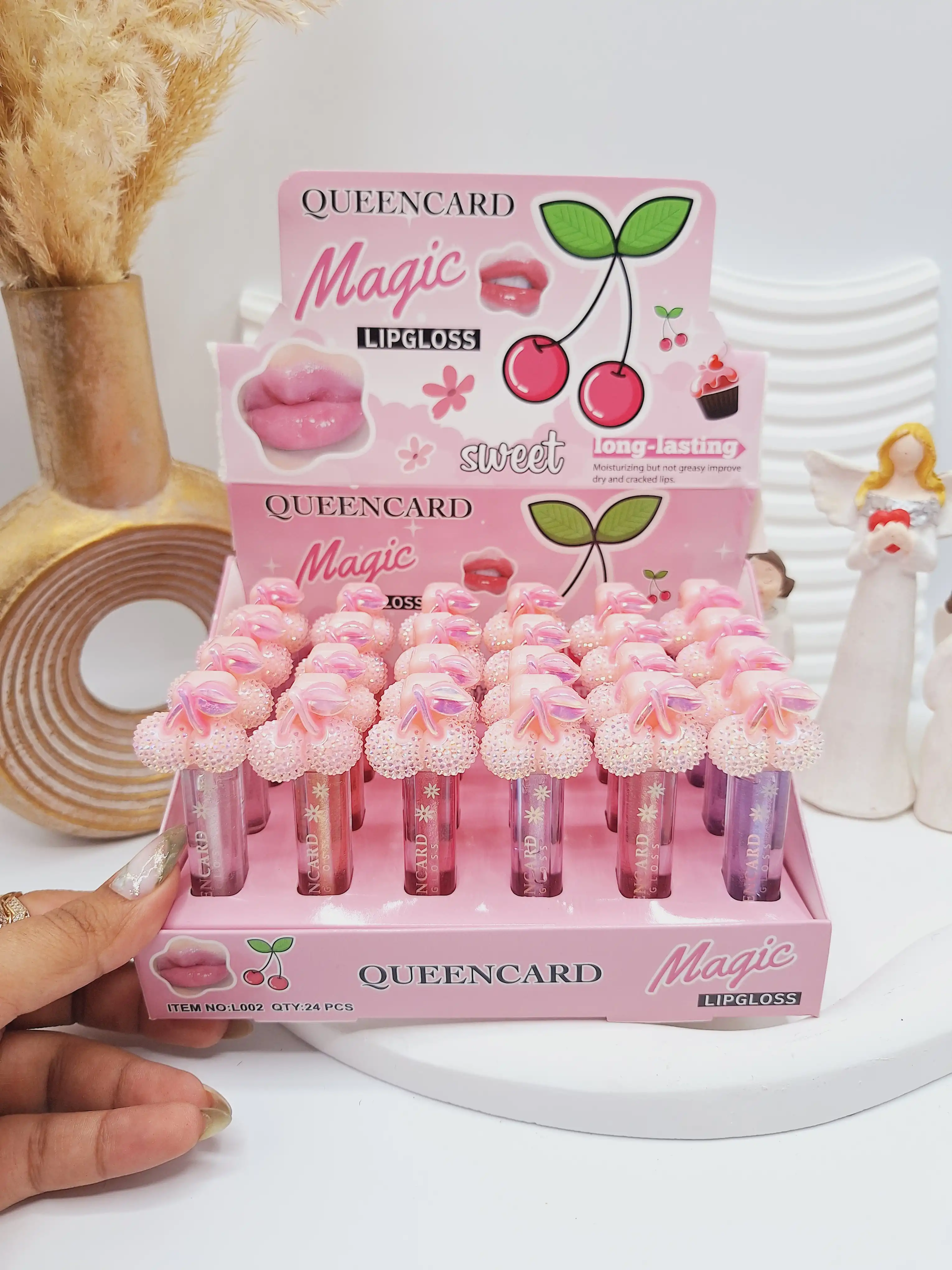 لیپ گلاس طرح گیلاس شاین دار برند magic کد L002