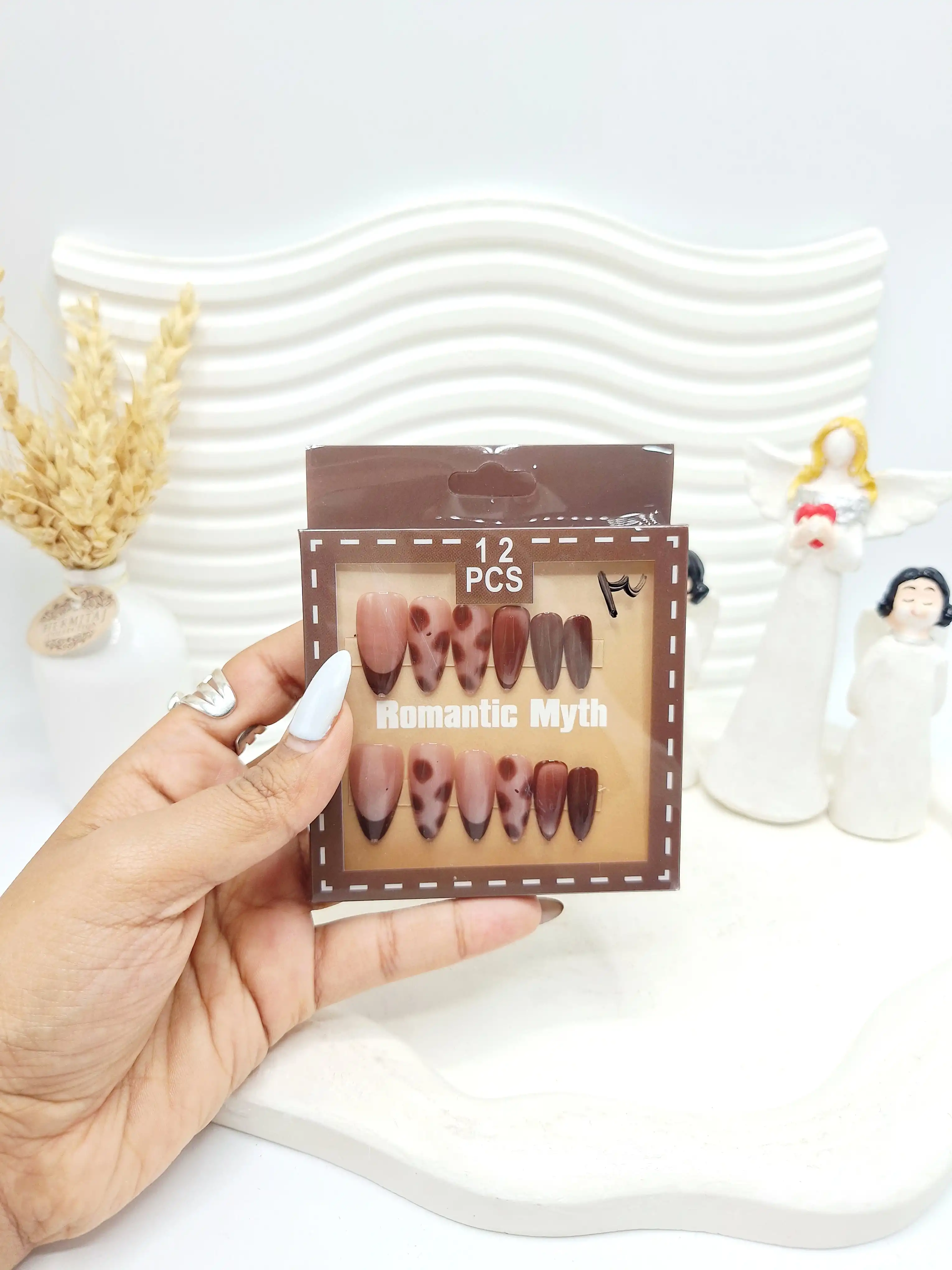 پک ناخن مصنوعی وارداتی زیبا کارتن قهوه ای کد 0239